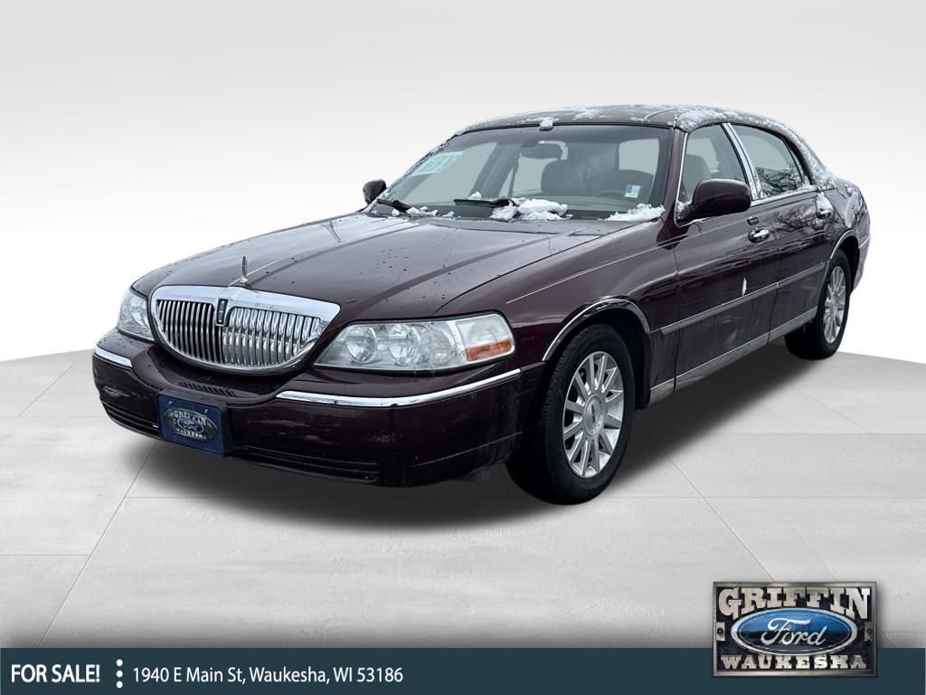 Used 2006 Lincoln Town Car Signature image 1