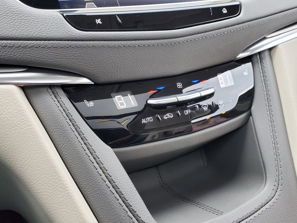 Certified 2023 Cadillac XT5 Premium Luxury w/ LPO, Floor Liner Package image 30