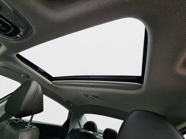 New 2025 Hyundai Elantra Limited image 16