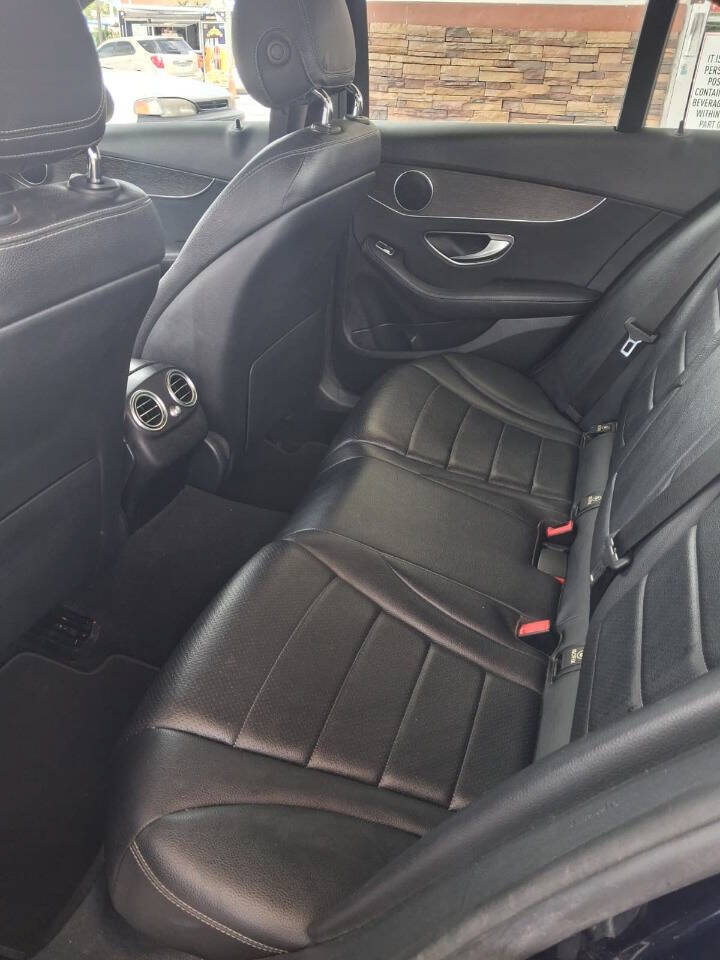 Used 2020 Mercedes-Benz C 300 Sedan image 3
