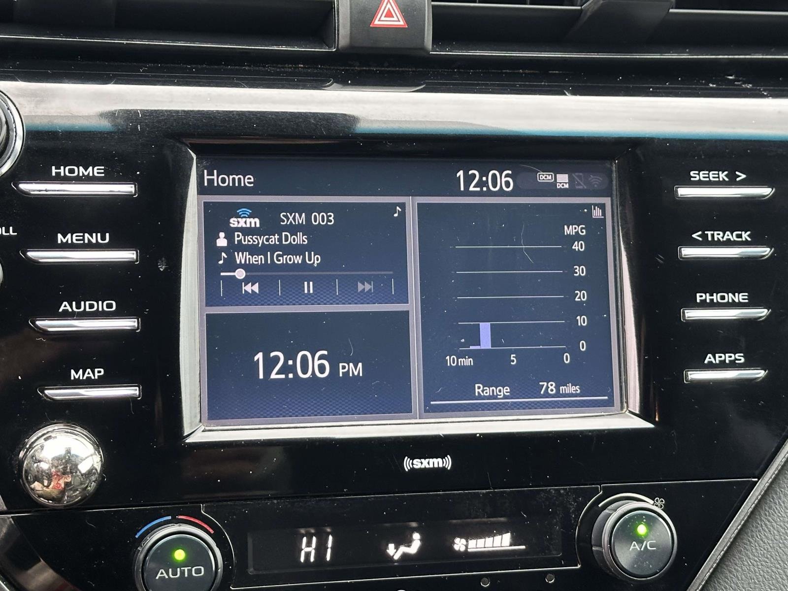 Used 2020 Toyota Camry SE image 9