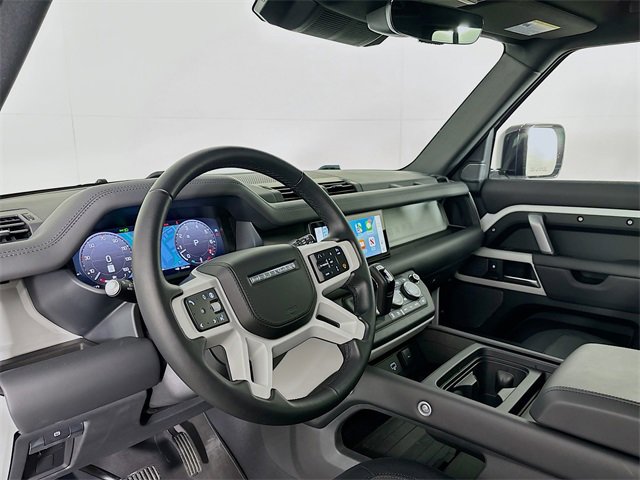 Used 2024 Land Rover Defender 110 X-Dynamic SE image 9