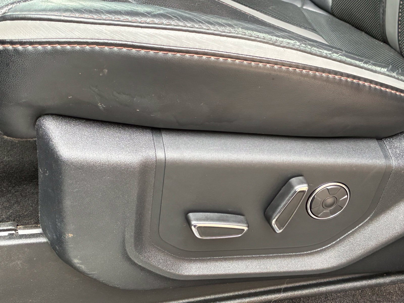 Used 2018 Ford F150 Platinum w/ Equipment Group 701A Luxury AWD/4WD image 14