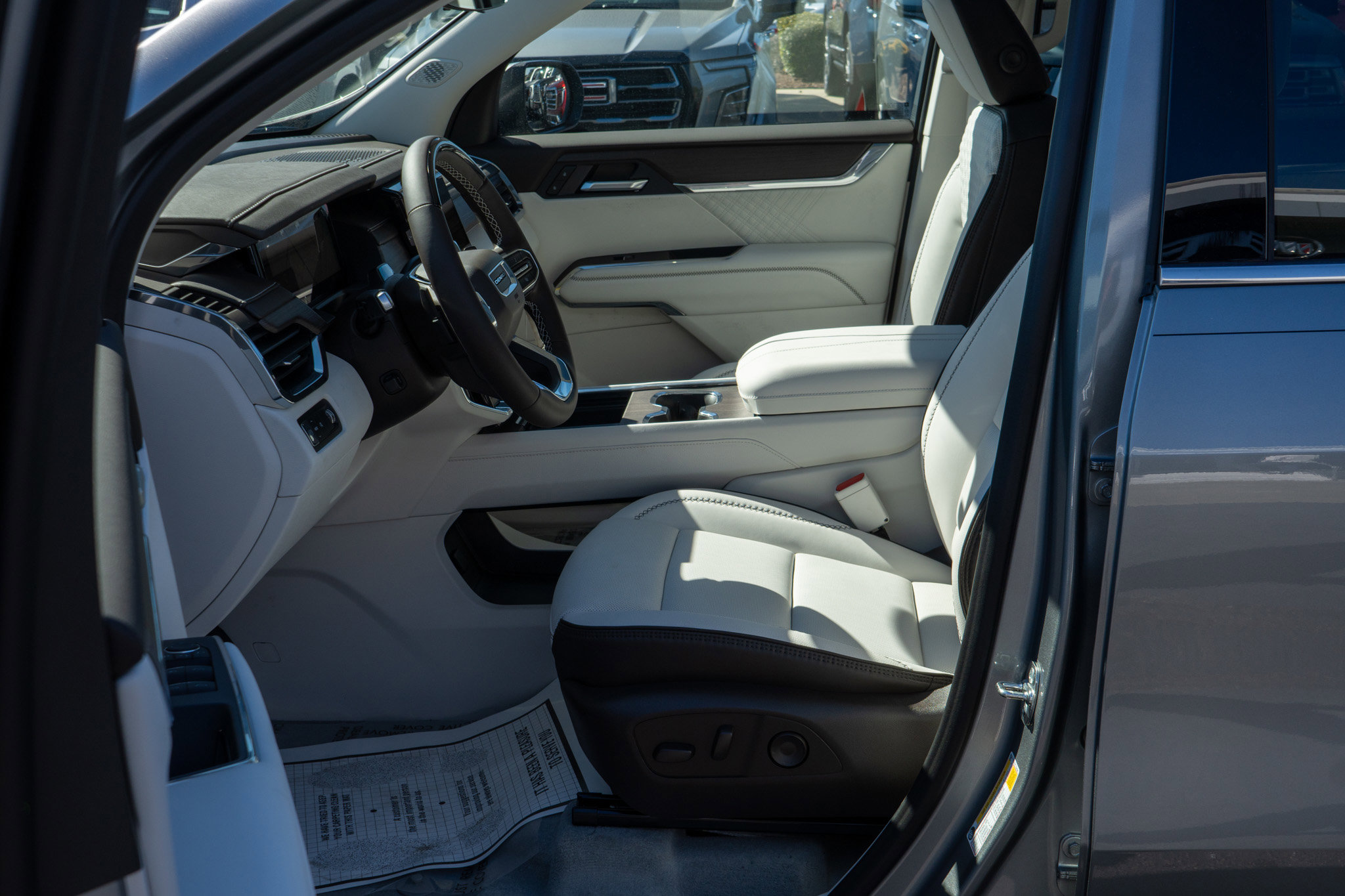 New 2026 GMC Acadia Denali w/ Super Cruise Package FWD image 19