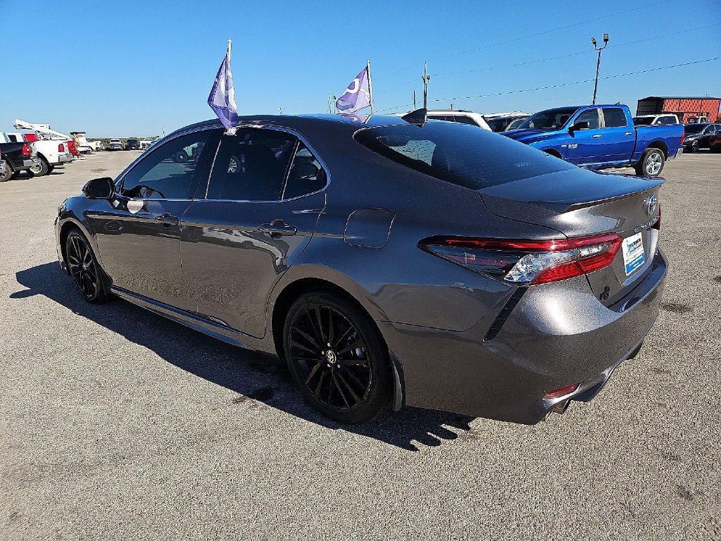 Used 2024 Toyota Camry XSE FWD image 4