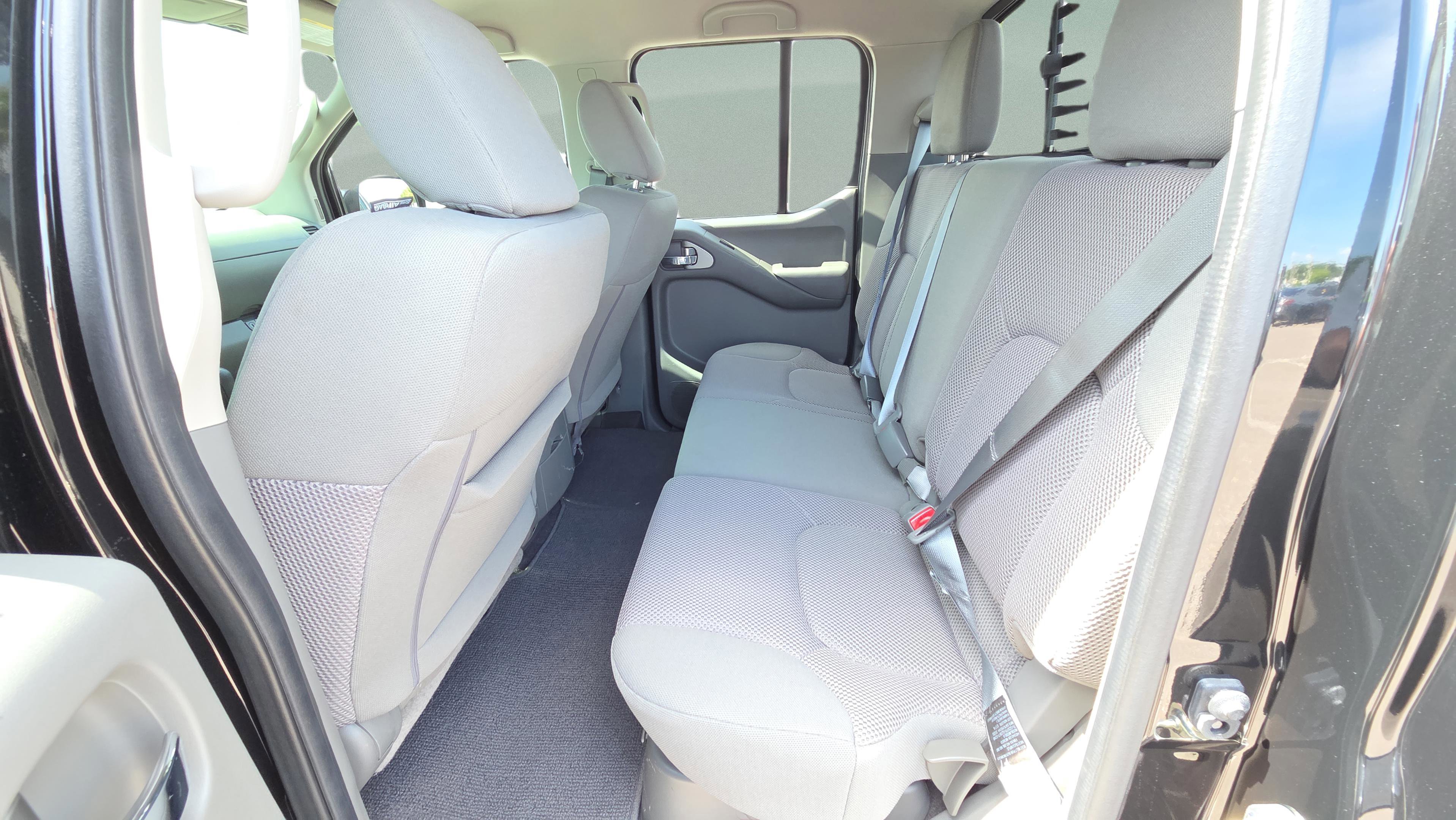 Used 2020 Nissan Frontier SV w/ Midnight Edition Floor Mats RWD image 12