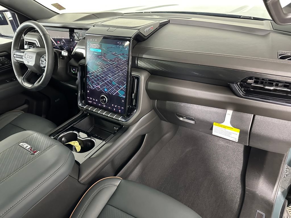 Used 2026 GMC Yukon AT4 w/ LPO, Floor Liner Package AWD/4WD image 38