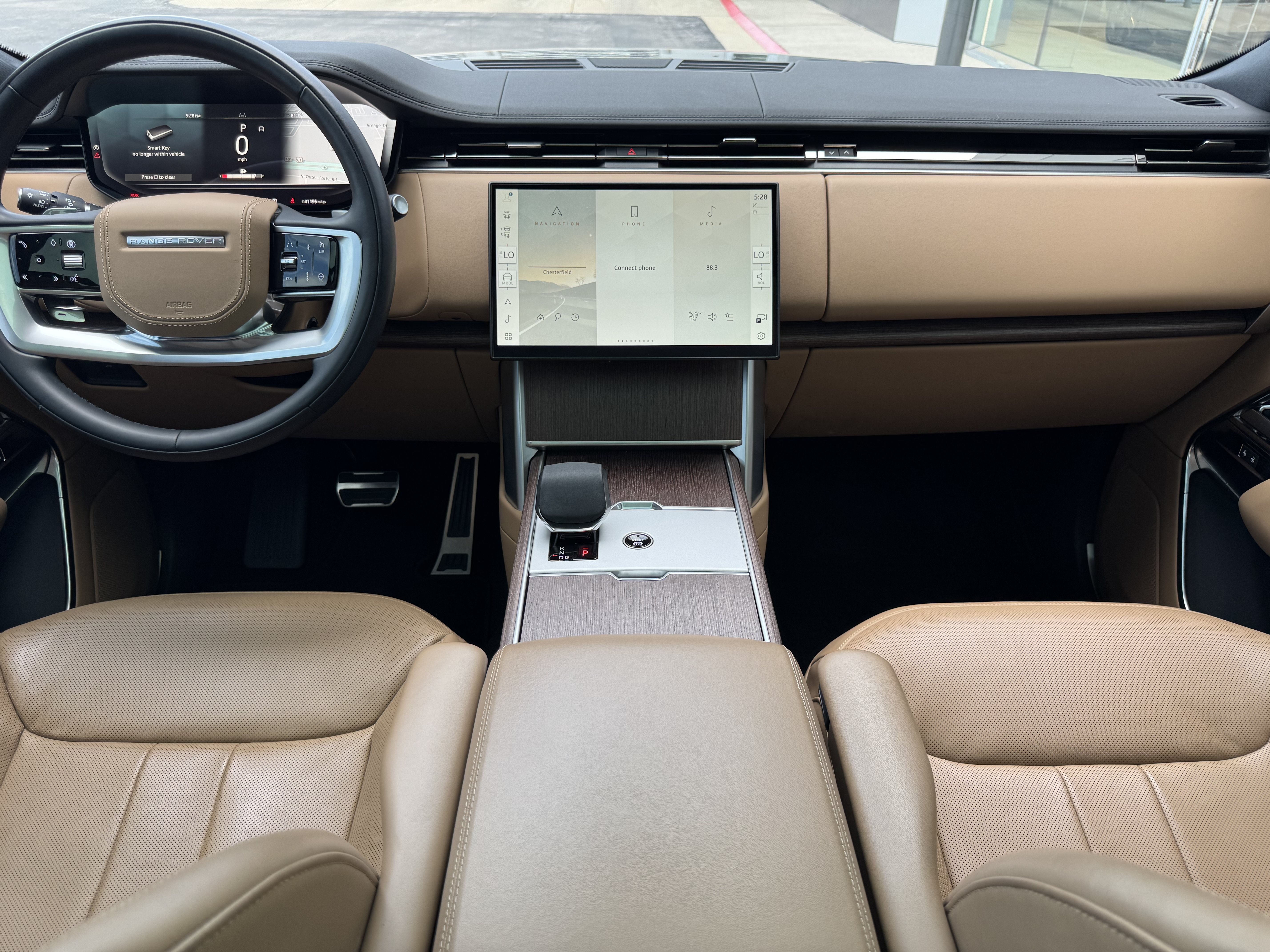 Certified 2024 Land Rover Range Rover Long Wheelbase SE AWD/4WD image 4