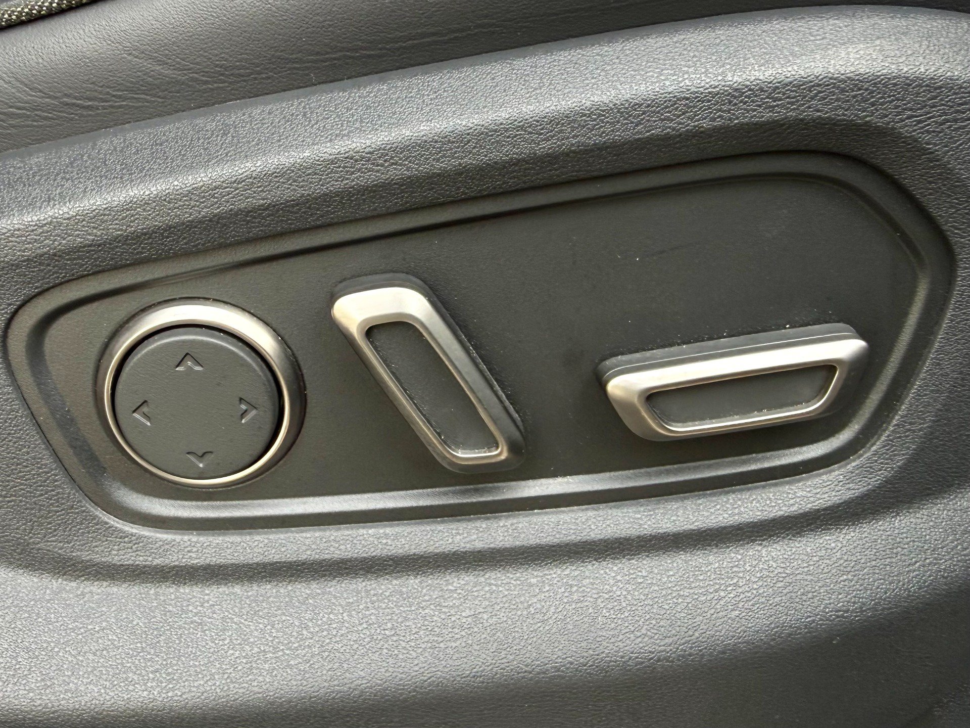 Used 2024 Rivian R1T Adventure AWD/4WD image 35