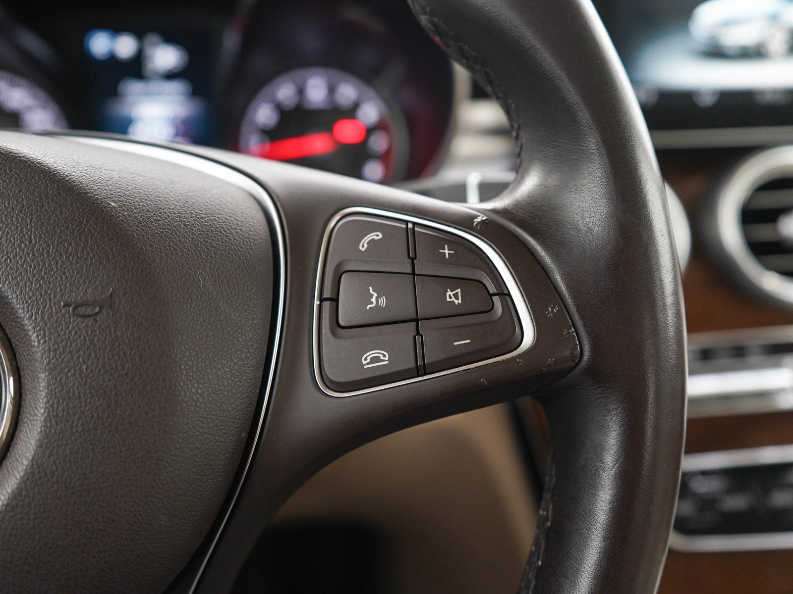Used 2015 Mercedes-Benz C 300 4MATIC Sedan image 26