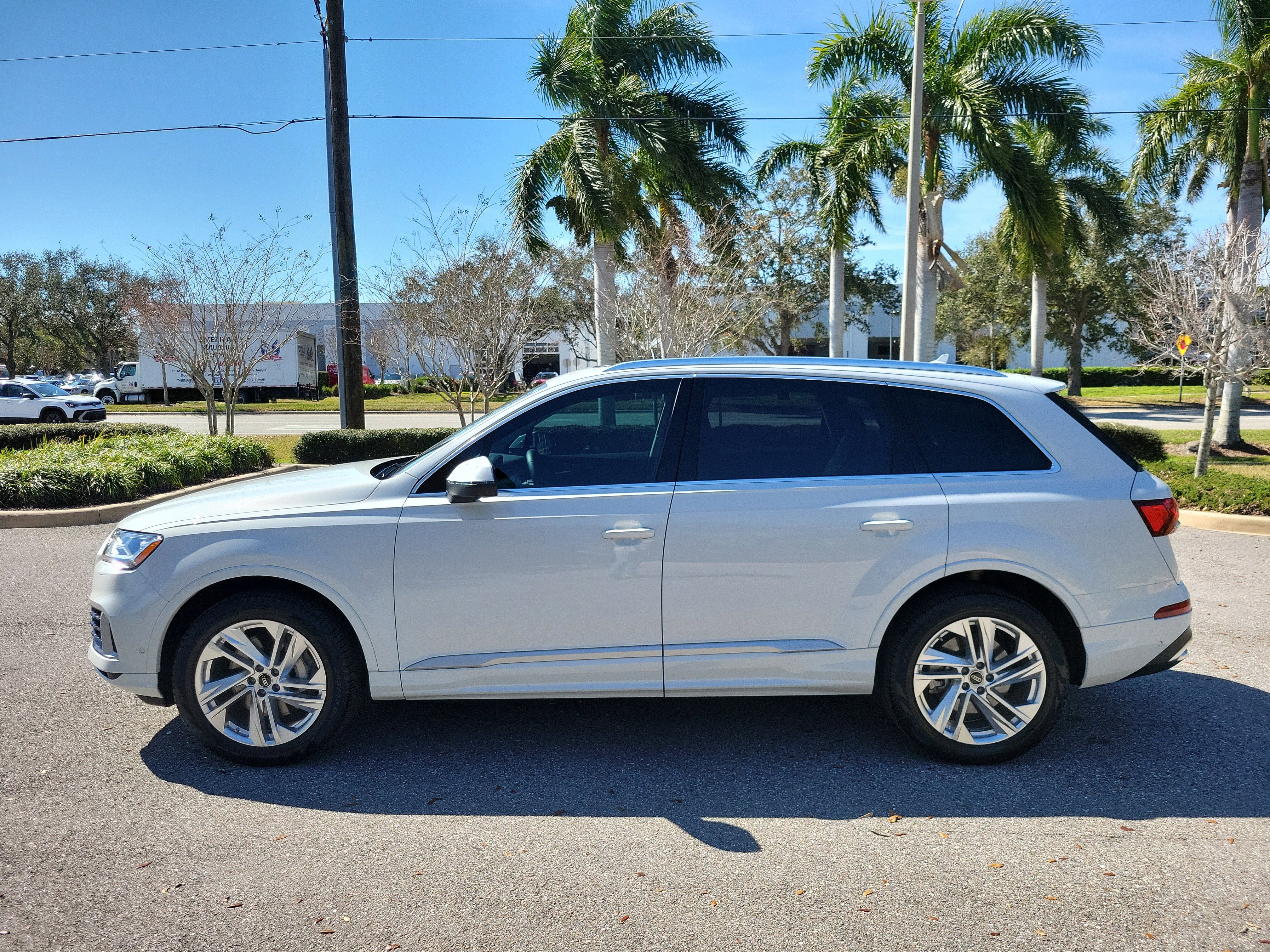 Certified 2023 Audi Q7 Premium Plus w/ Premium Plus Package image 7