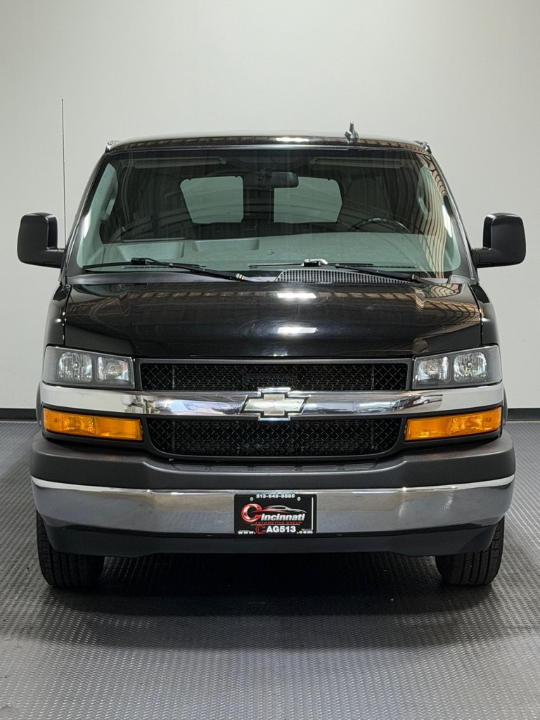 Used 2018 Chevrolet Express 3500 LT w/ LT Preferred Equipment Group RWD image 3