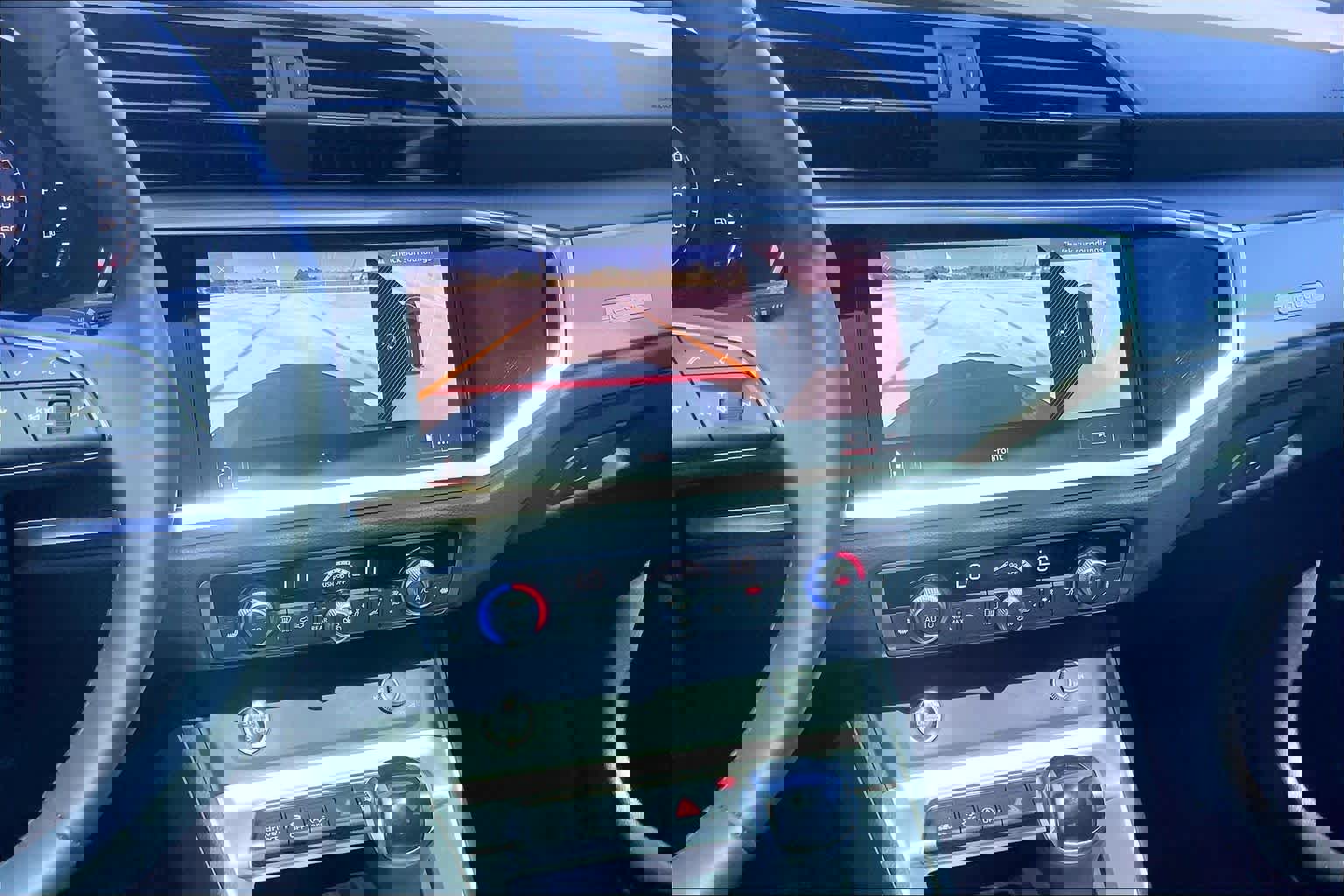 Used 2024 Audi Q3 2.0T Premium Plus image 6