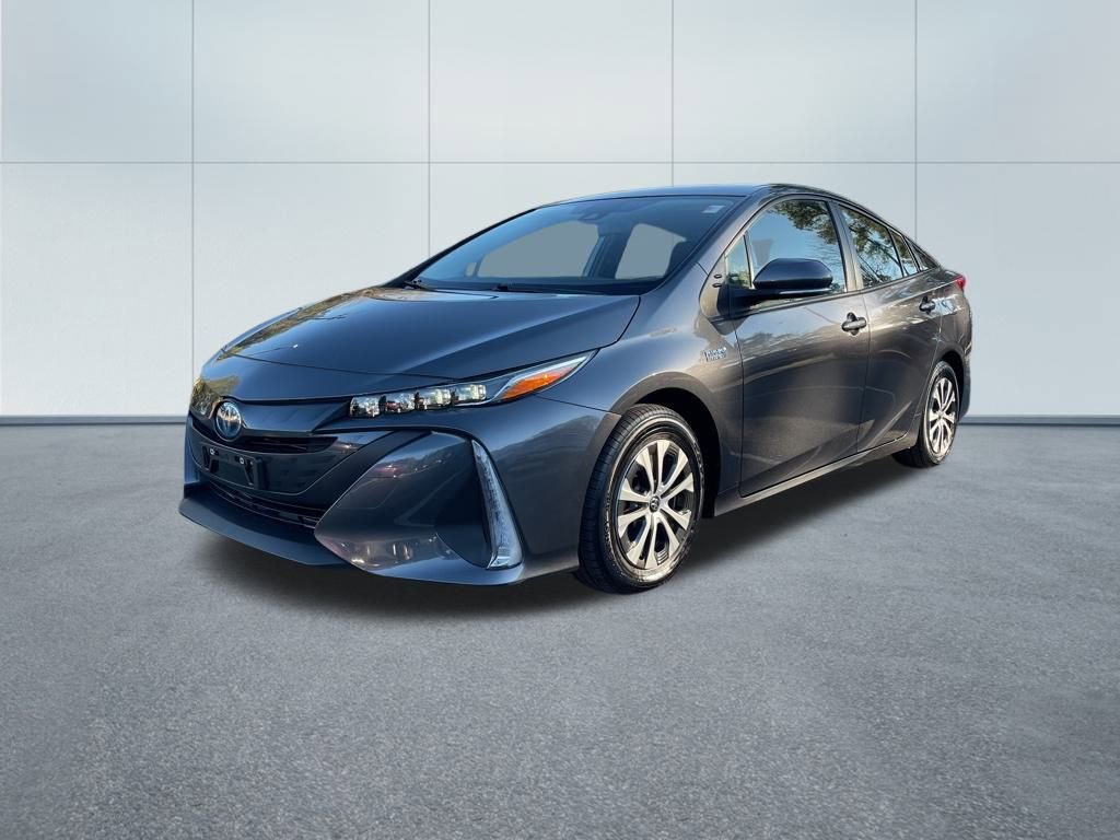 Used 2021 Toyota Prius Prime XLE image 2