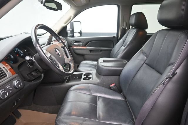 Used 2010 GMC Yukon XL SLT AWD/4WD image 16