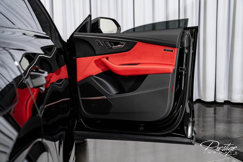 Used 2025 Audi RS Q8 performance image 42