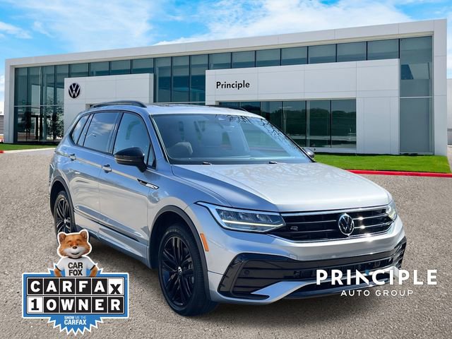 Certified 2022 Volkswagen Tiguan SE R-Line image 3