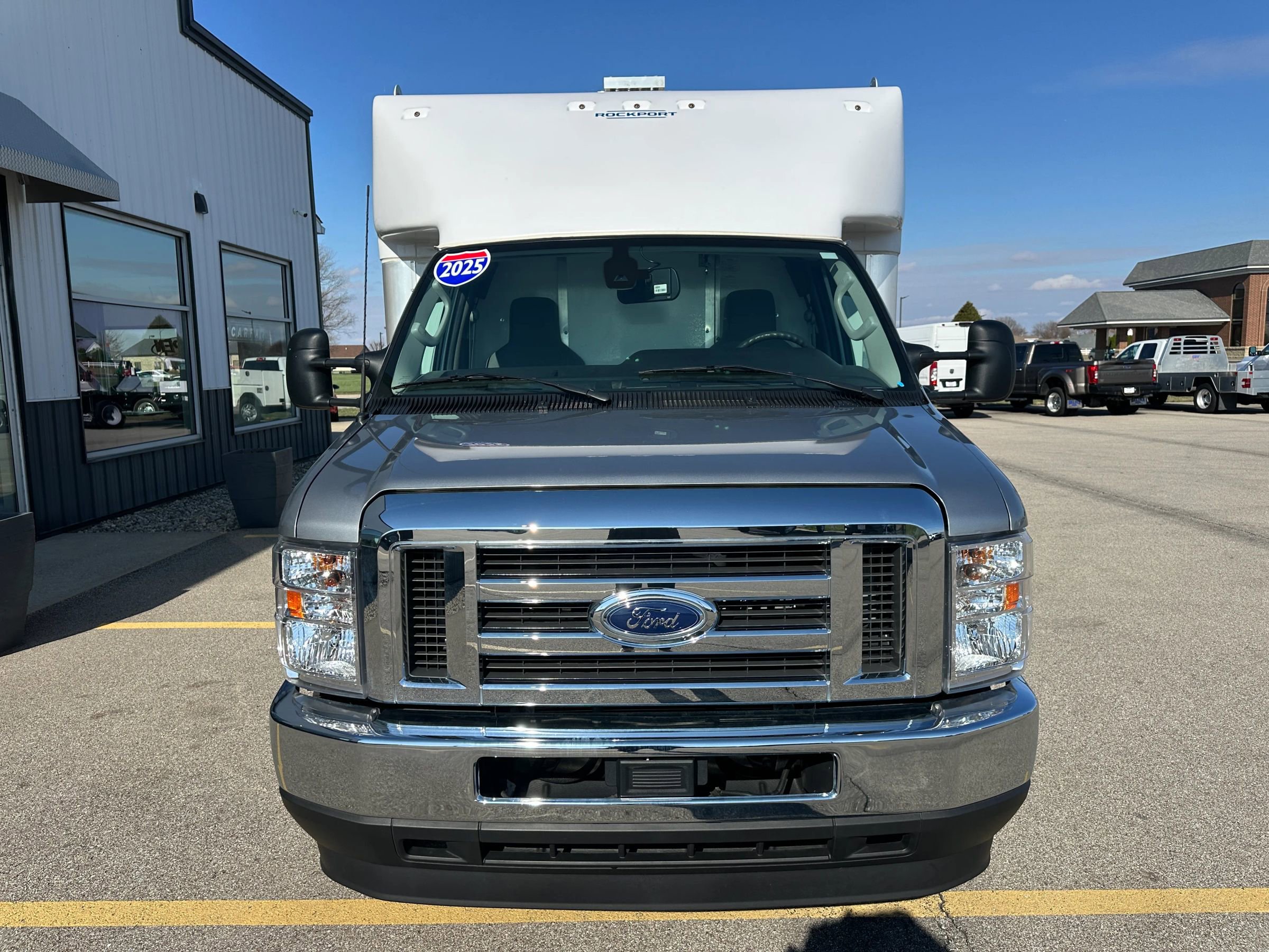 Used 2025 Ford E-450 and Econoline 450 Super Duty w/ Driver's Safety Package RWD image 19