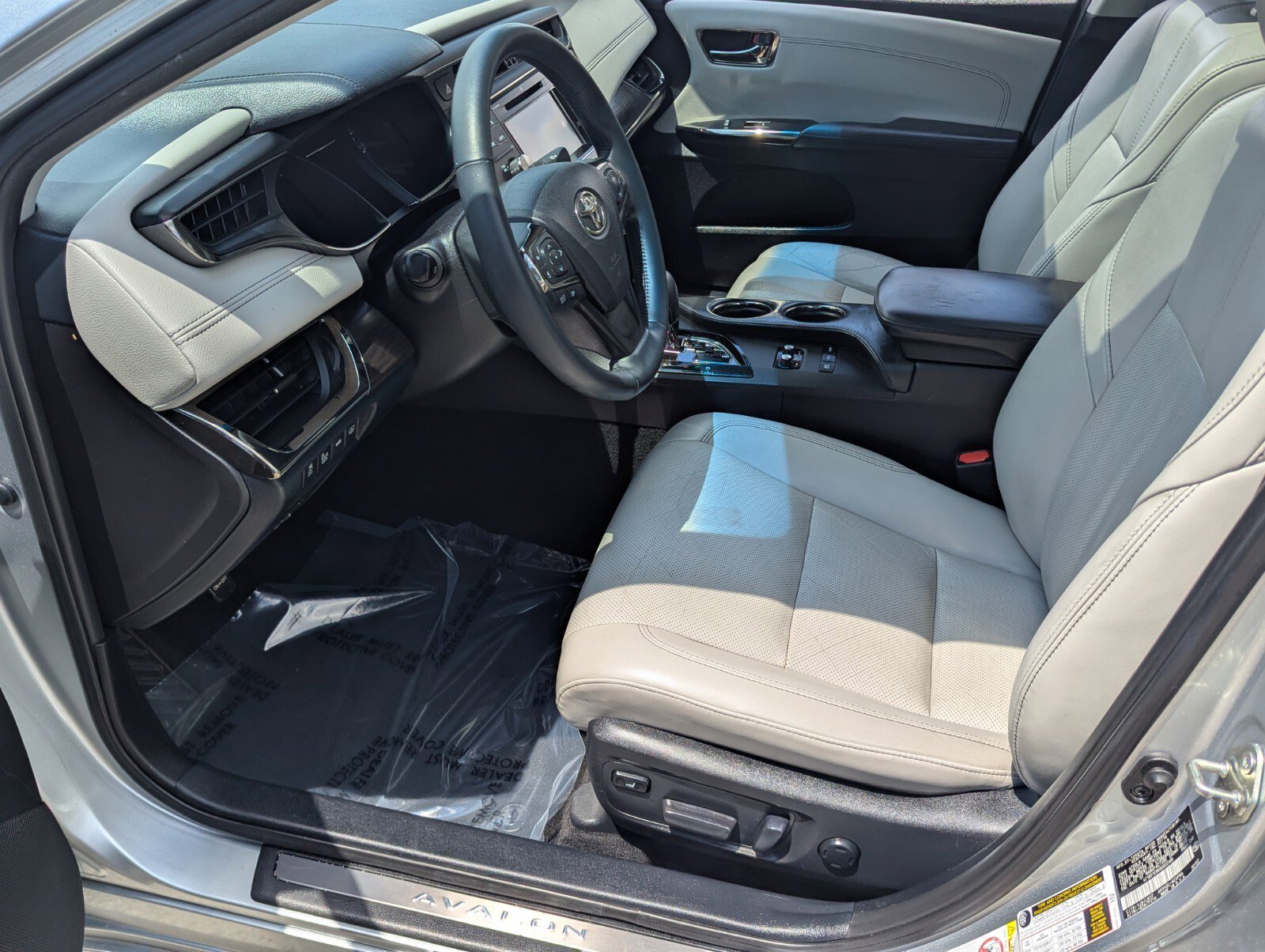 Used 2016 Toyota Avalon Limited w/ Toyota Safety Sense Package FWD image 11