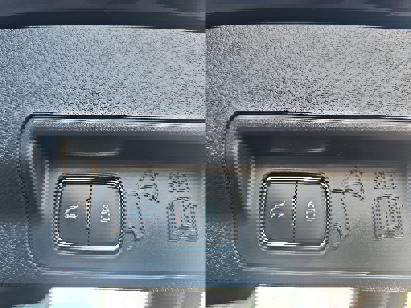 Used 2024 Ford Explorer XLT w/ Equipment Group 202A image 22