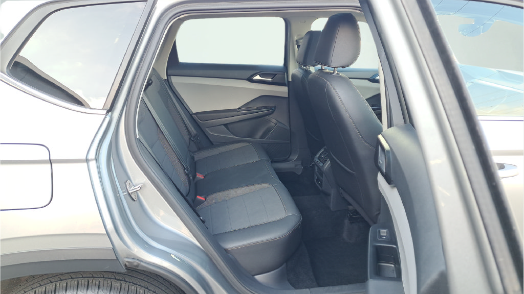 Used 2023 Volkswagen Taos SE AWD/4WD image 21