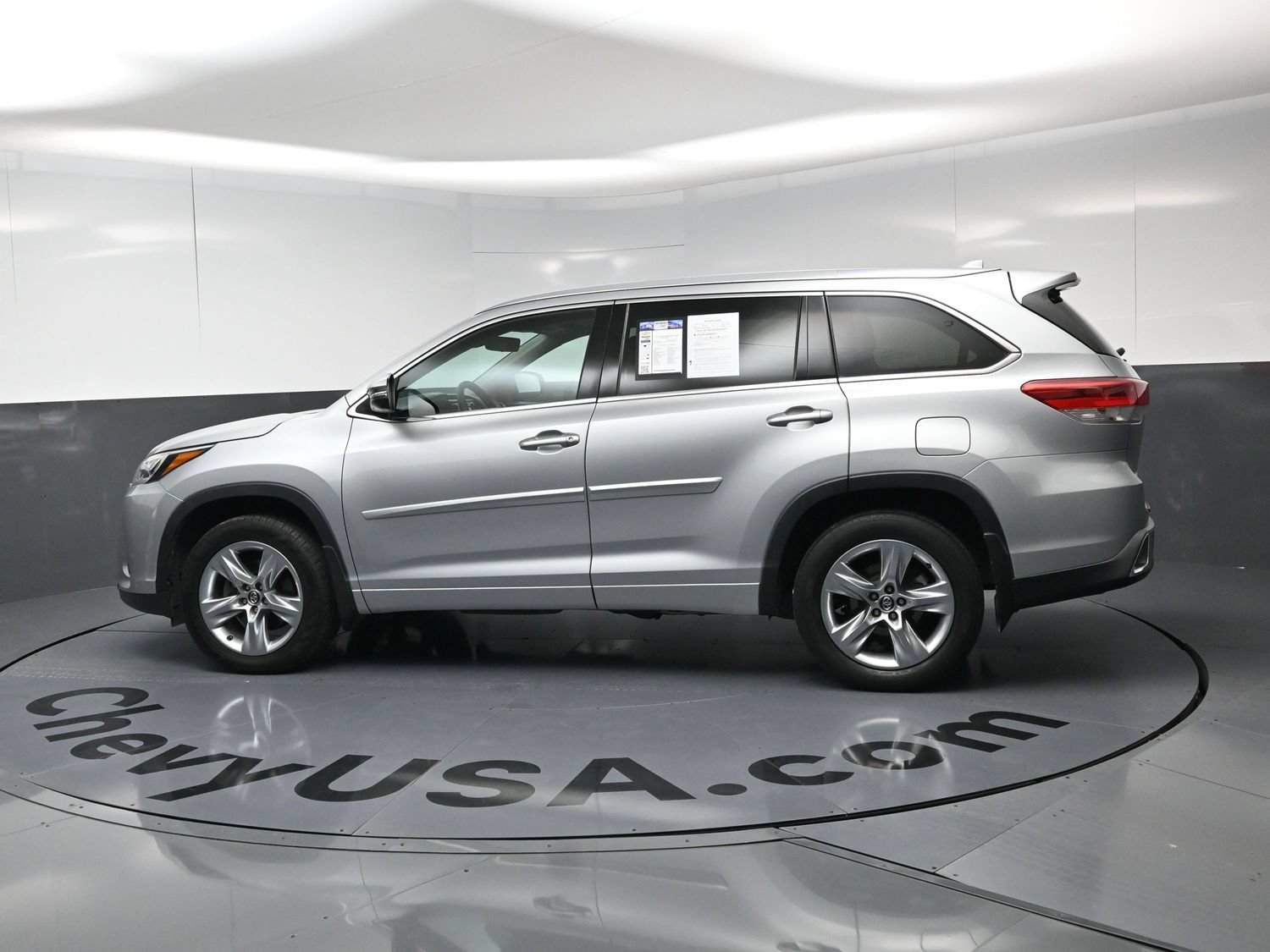Used 2017 Toyota Highlander Limited w/ Protection Package #3 AWD/4WD image 6