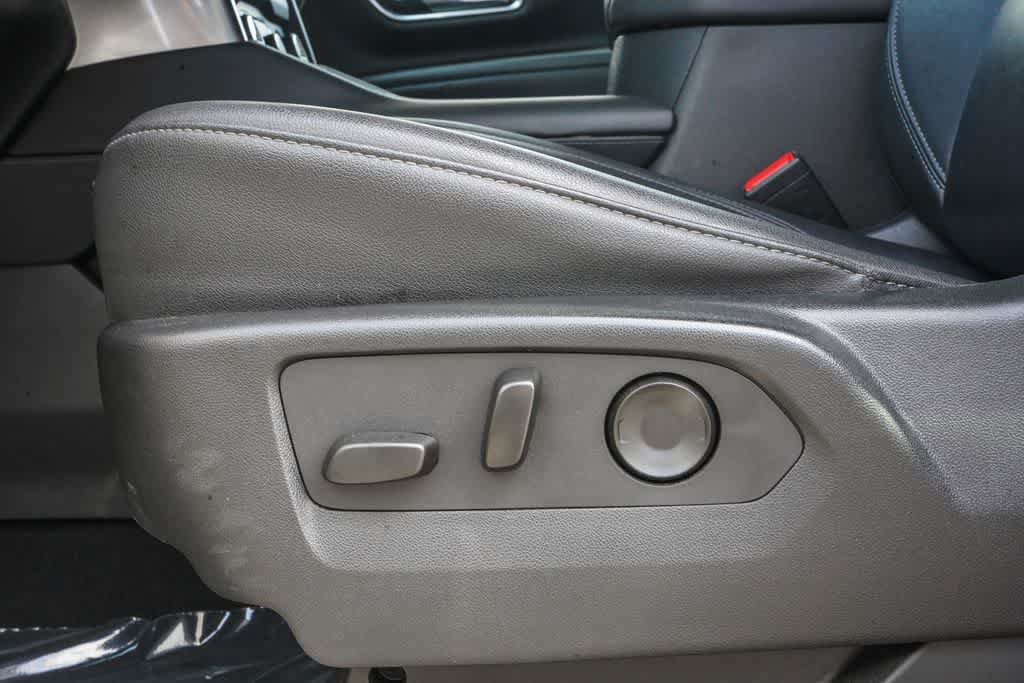 Used 2024 Chevrolet Suburban LT AWD/4WD image 20