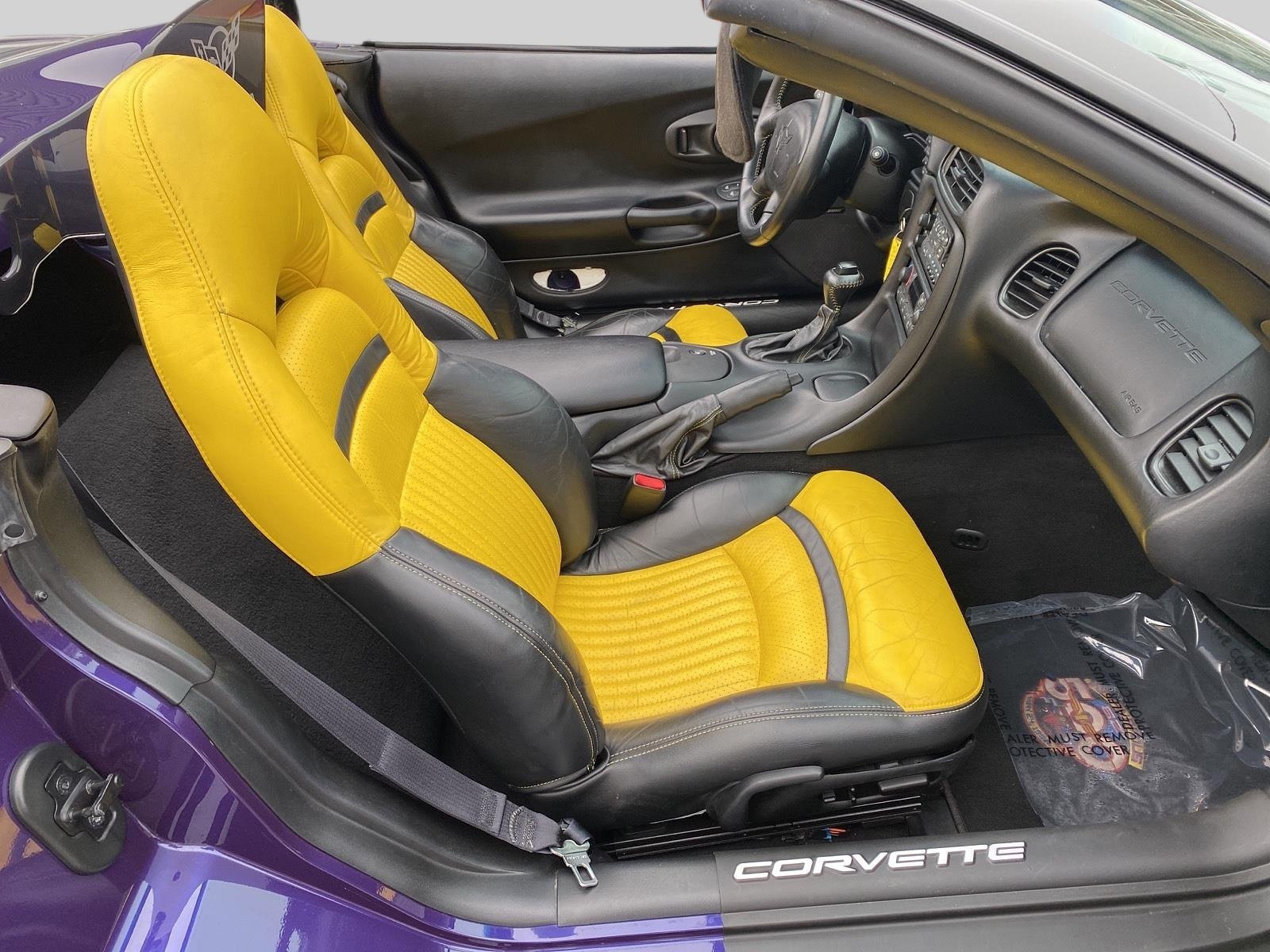 Used 1998 Chevrolet Corvette Convertible w/ Memory Pkg RWD image 13