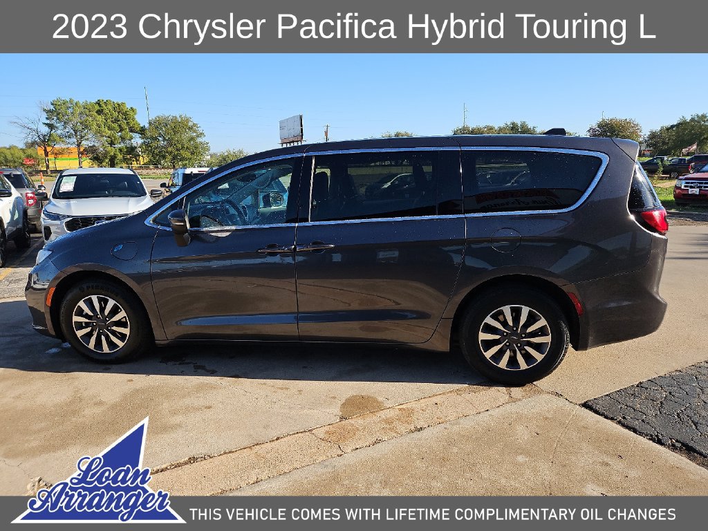 Used 2023 Chrysler Pacifica Touring-L FWD image 7
