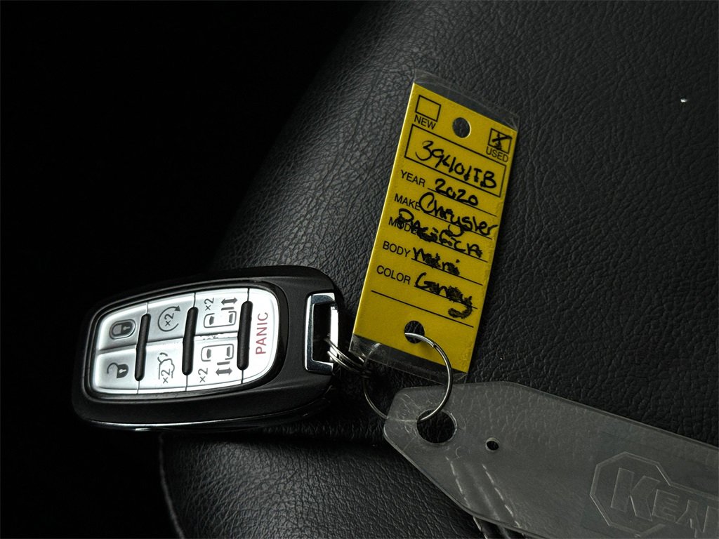 Used 2020 Chrysler Pacifica Touring-L w/ S Appearance Package image 29