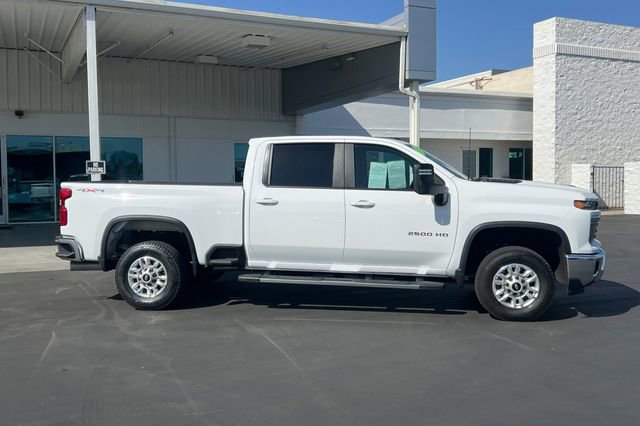 Used 2025 Chevrolet Silverado 2500 LT w/ Convenience Package AWD/4WD image 3