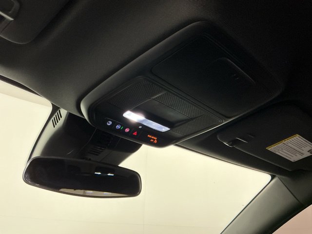 Used 2025 Chevrolet Traverse LT FWD image 21