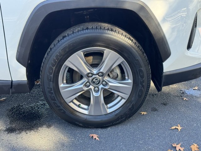 Used 2022 Toyota RAV4 LE image 32