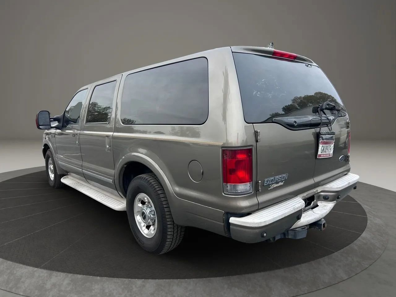 Used 2005 Ford Excursion Limited RWD image 4