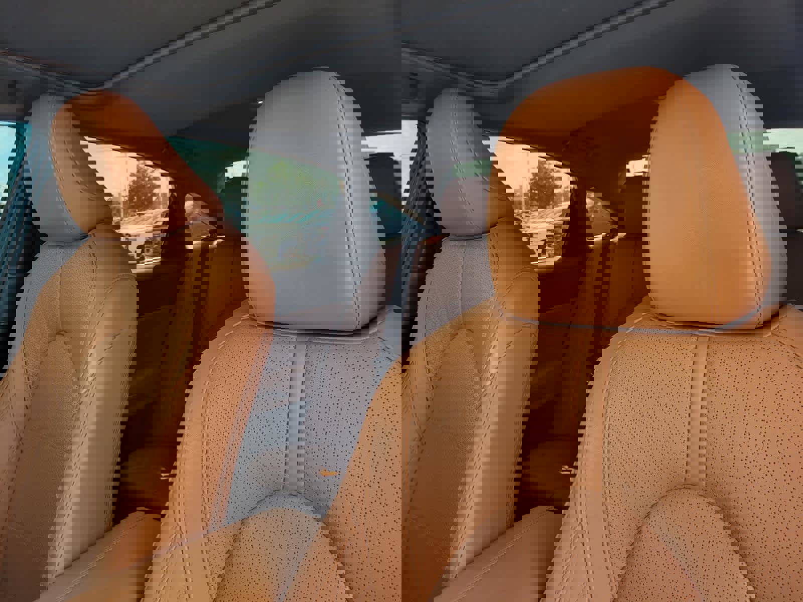 Used 2021 Toyota Avalon Limited image 27