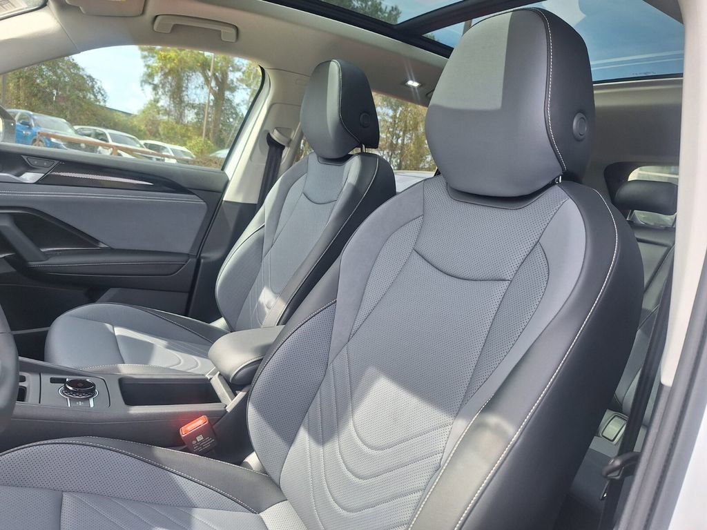 New 2026 Volkswagen Tiguan SE image 11