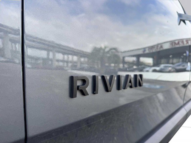 Used 2022 Rivian R1T Adventure image 14