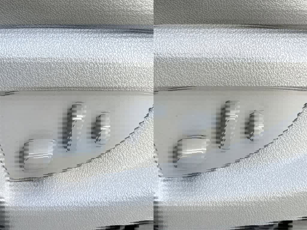 Used 2018 Chevrolet Suburban LT image 26