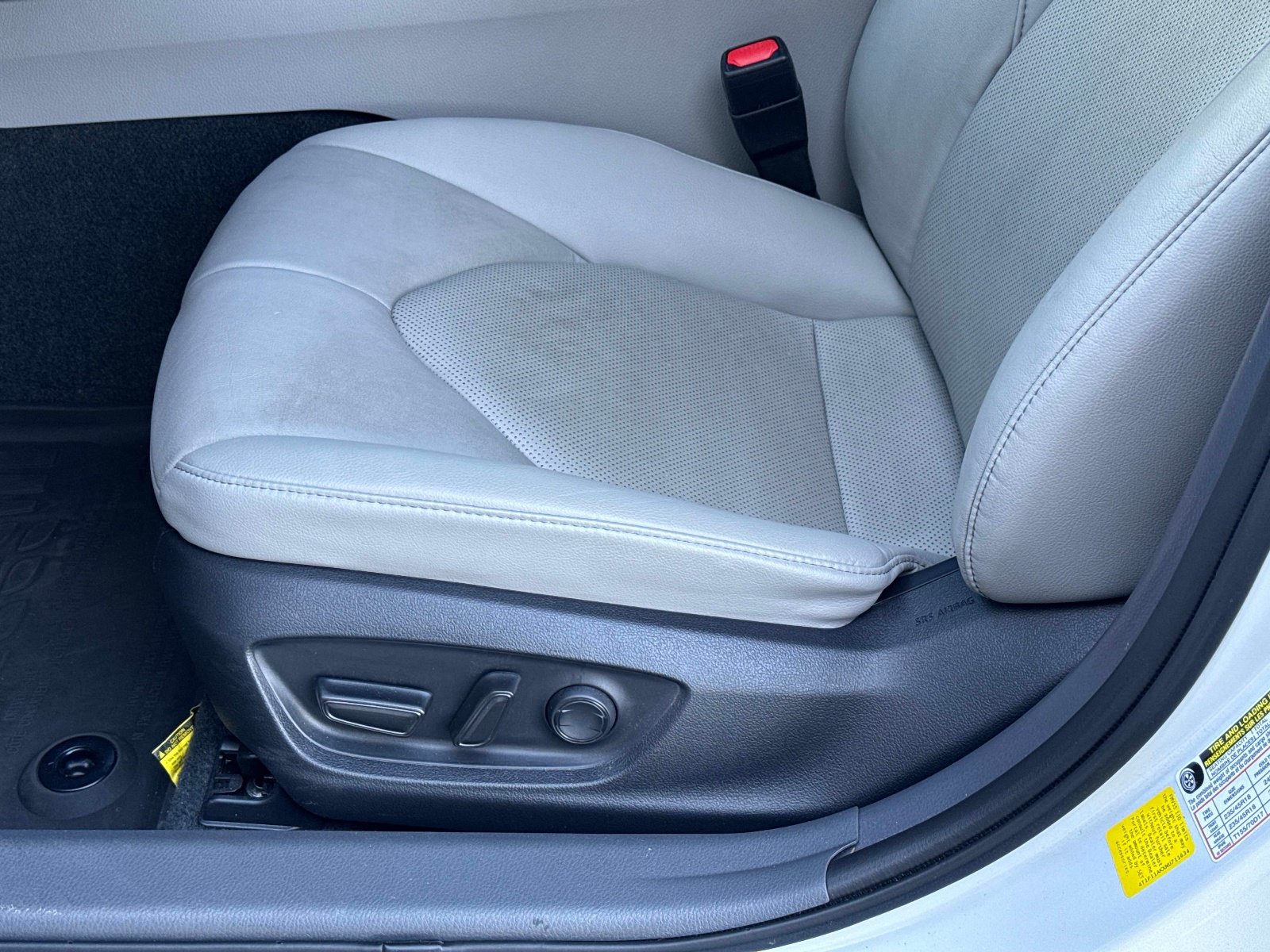 Used 2022 Toyota Camry XLE FWD image 19
