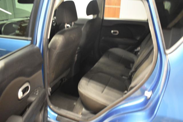 Used 2017 Kia Soul + w/ Designer's Package FWD image 12