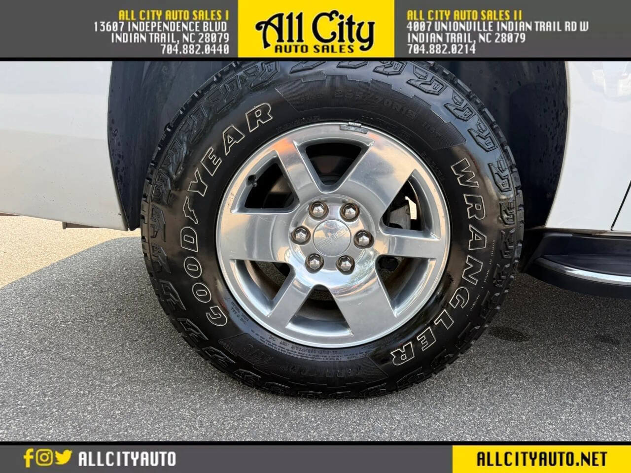 Used 2009 GMC Yukon XL Denali RWD image 14