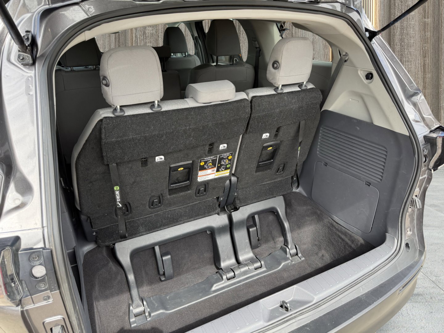Used 2024 Toyota Sienna LE image 23