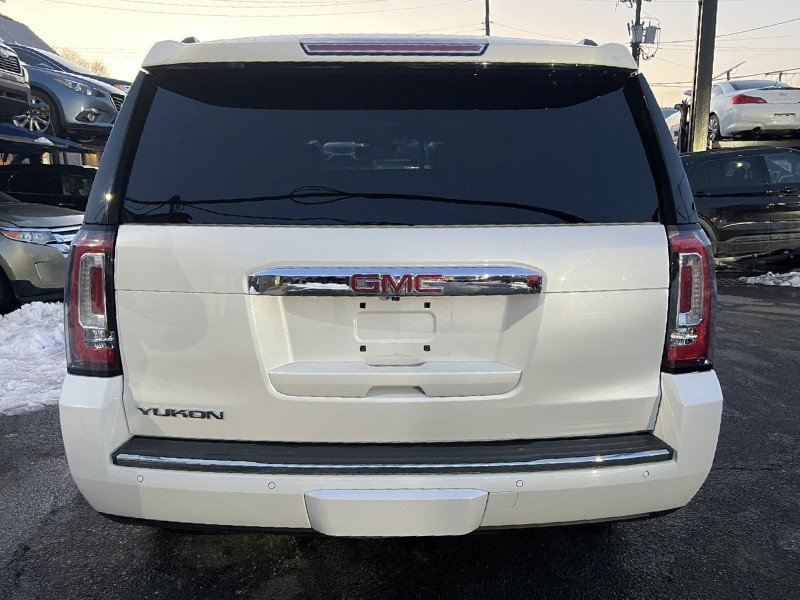 Used 2016 GMC Yukon Denali w/ Open Road Package image 10