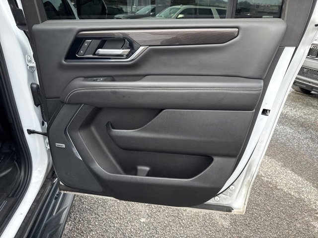 Used 2025 GMC Yukon XL Elevation image 24
