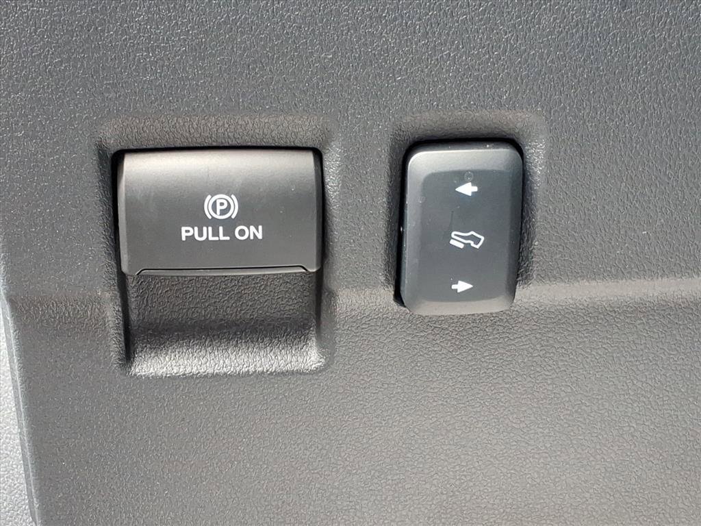 Used 2024 Ford F350 Platinum w/ Tremor Off-Road Package image 13