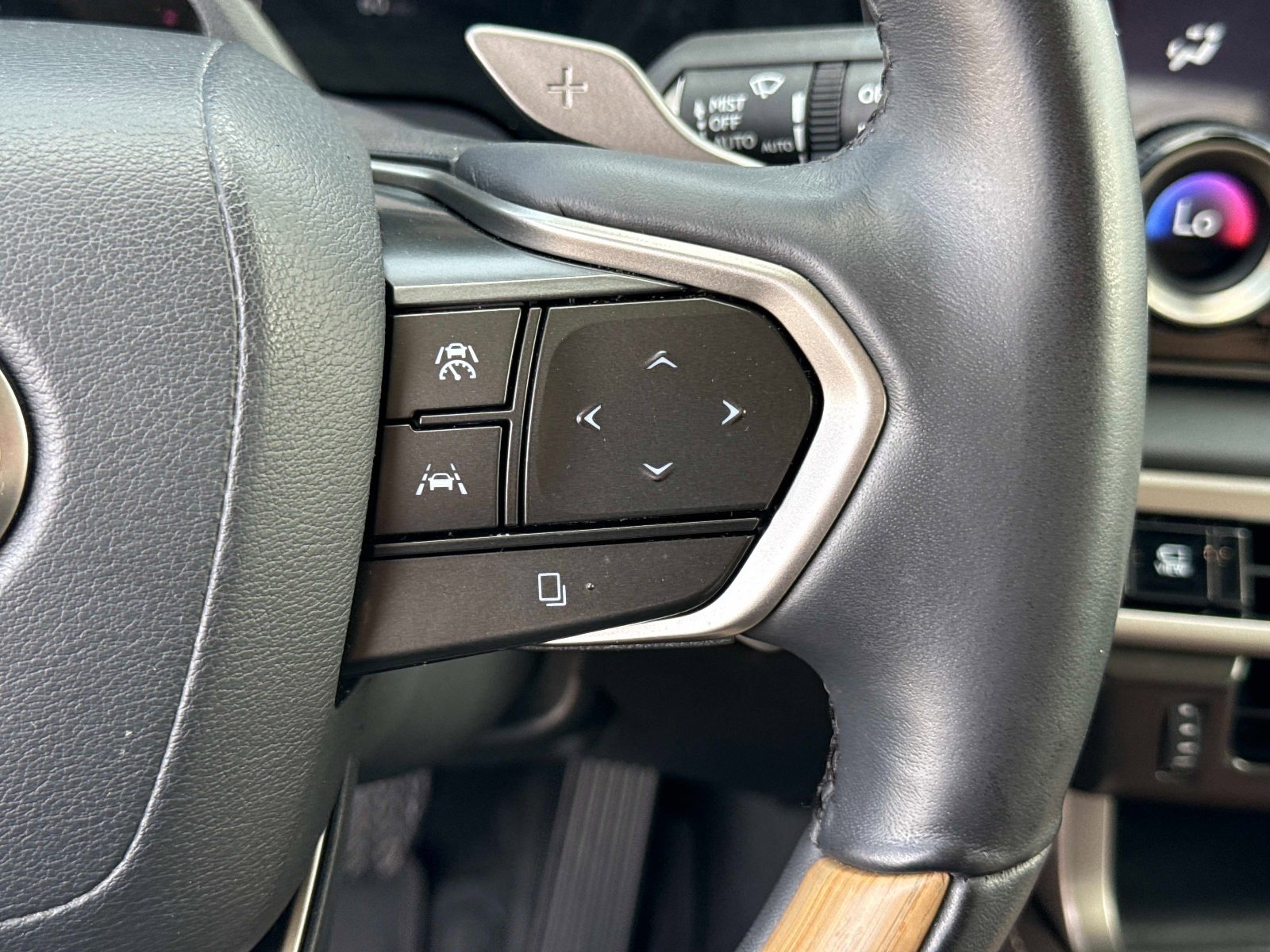 Used 2023 Lexus RX 350 w/ Cold Area Package image 31