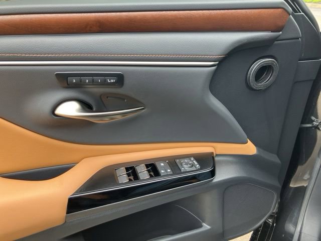 Certified 2024 Lexus ES 350 w/ Premium Package image 32