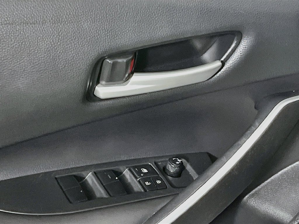 Used 2022 Toyota Corolla SE FWD image 16