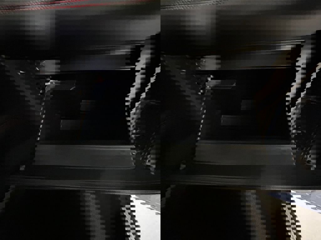 Used 2025 Ford Explorer ST-Line image 28