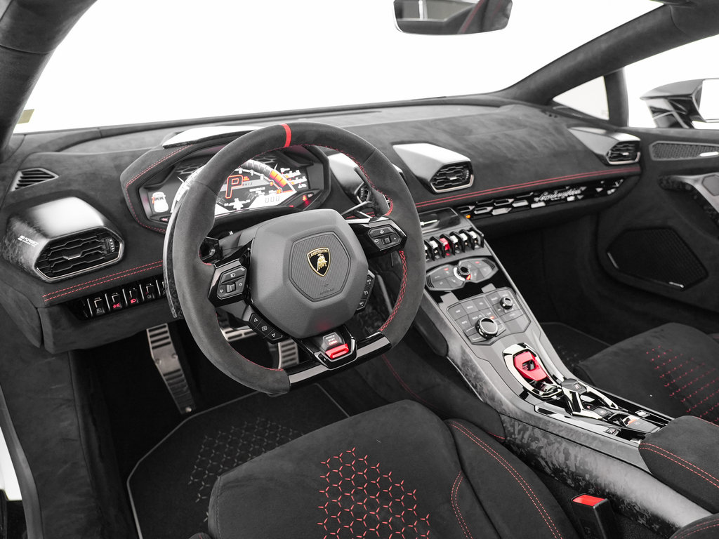 Used 2018 Lamborghini Huracan Performante AWD/4WD image 17